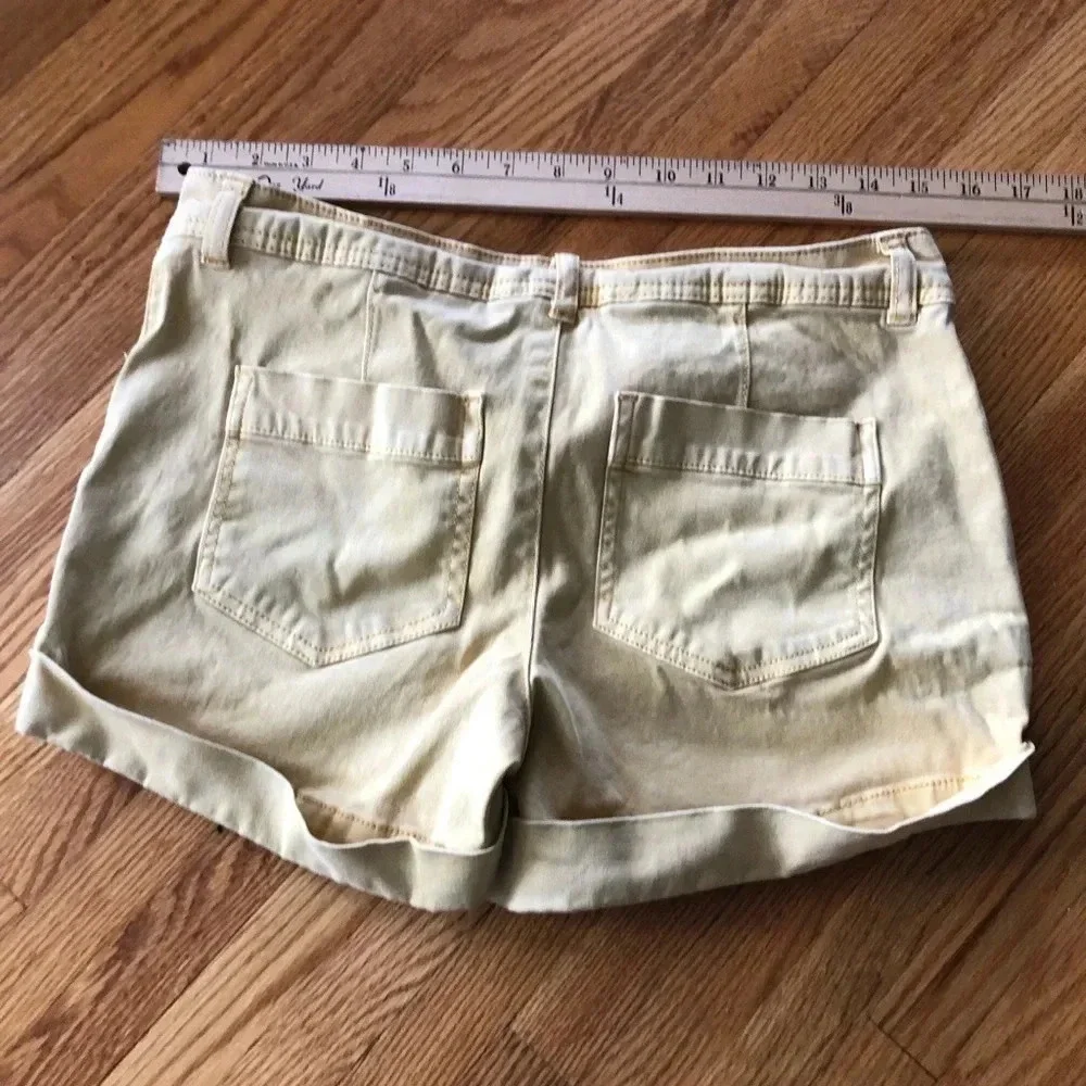C&accept California shorts